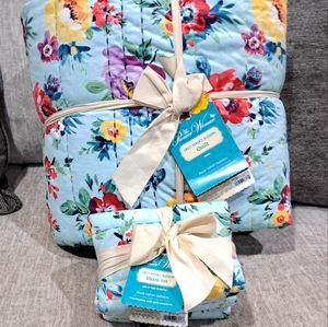 Pioneer Woman sweet romance quilt & shams